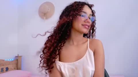 Snapshot of amely_sweetheat chatting on 05.26.26 Amely online show from 05.26.26