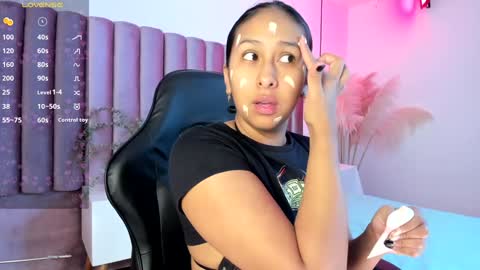 Snapshot of amelyamann chatting on 02.07.25          online show from 02.07.25