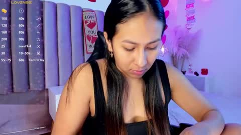 Snapshot of amelyamann chatting on 02.24.25          online show from 02.24.25
