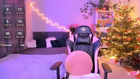 Snapshot of ami_amour_ chatting on 12.29.24 Hi-hi I am Kate welcome to my sexy room online show from 12.29.24