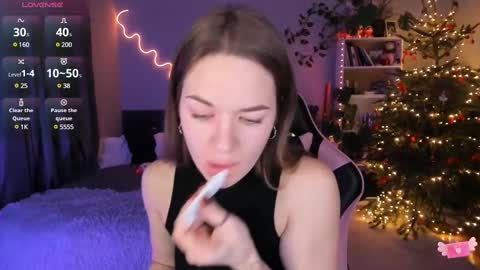 Snapshot of ami_amour_ chatting on 01.24.25 Hi-hi I am Kate welcome to my sexy room online show from 01.24.25