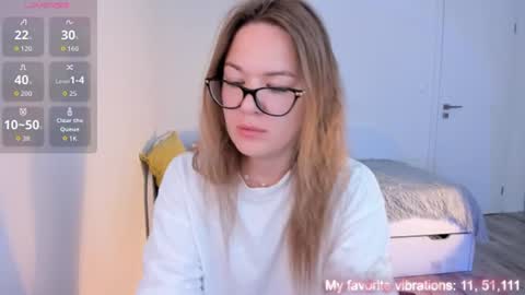 Hi-hi I am Kate welcome to my sexy room online show from 07.17.26