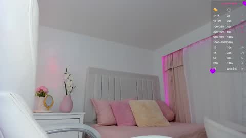 Snapshot of ami_sweet_18 chatting on 10.23.25 Ami online show from 10.23.25