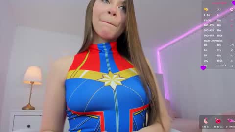 Snapshot of ami_sweet_18 chatting on 10.29.25 Ami online show from 10.29.25