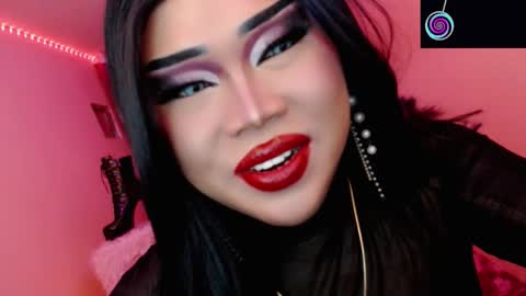 Queen Mireska online show from 11.14.25