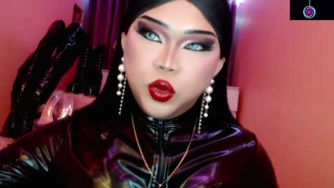 Queen Mireska online show from 05.10.26