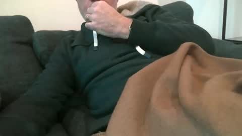 Snapshot of amicabledad chatting on 12.20.25 amicabledad online show from 12.20.25