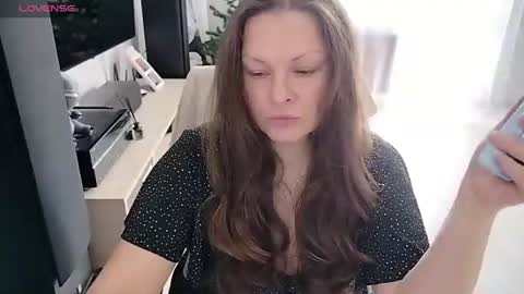 Snapshot of amilafran chatting on 06.17.26 Mila online show from 06.17.26