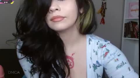 amilust online show from 11.19.25