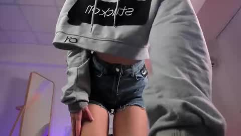 AMIRA WOW online show from 12.01.25