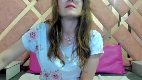 Snapshot of amira_xx2 chatting on 06.26.26 amira xx2 online show from 06.26.26