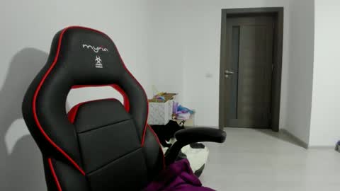 Amiraisa online show from 09.17.25