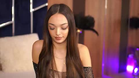 Snapshot of amiraveyl chatting on 09.16.25 Amiraveyl online show from 09.16.25
