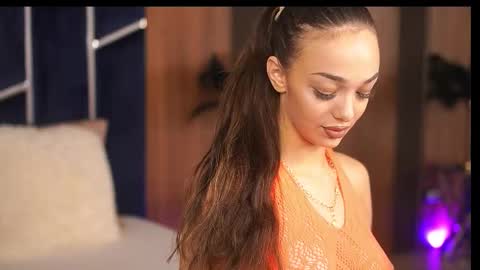 Snapshot of amiraveyl chatting on 09.25.25 Amiraveyl online show from 09.25.25