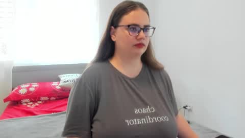 Amira Vyxen online show from 06.04.26