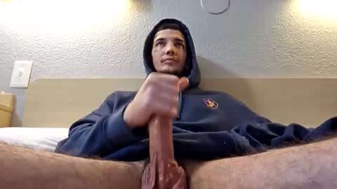 Snapshot of amiri_sweater chatting on 11.28.25 amiri_sweater online show from 11.28.25