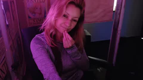 Snapshot of ammber3 chatting on 02.14.25 Paula D online show from 02.14.25