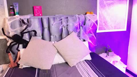 Snapshot of ammber_mjs chatting on 10.22.25 ammber_mjs online show from 10.22.25