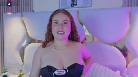 Snapshot of ammber_mjs chatting on 12.18.25 ammber_mjs online show from 12.18.25