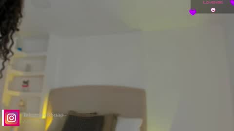 Snapshot of ammy_brown_ chatting on 10.14.25 AMMY online show from 10.14.25