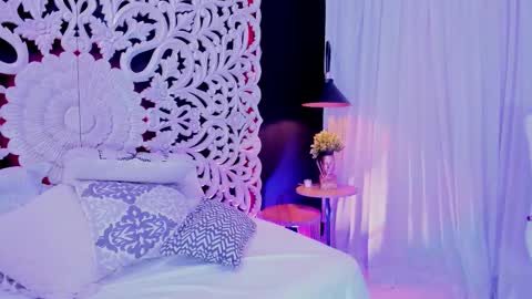 Ammy Nova online show from 11.13.25