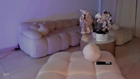 Snapshot of ammy_oxford chatting on 12.08.24 Ammy online show from 12.08.24