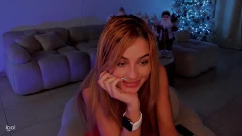 Snapshot of ammy_oxford chatting on 12.19.24 Ammy online show from 12.19.24