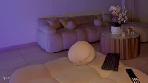 Snapshot of ammy_oxford chatting on 01.05.25 Ammy online show from 01.05.25