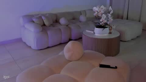 Snapshot of ammy_oxford chatting on 01.14.25 Ammy online show from 01.14.25