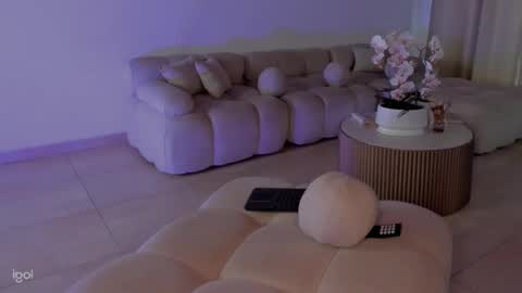 Snapshot of ammy_oxford chatting on 01.14.25 Ammy online show from 01.14.25