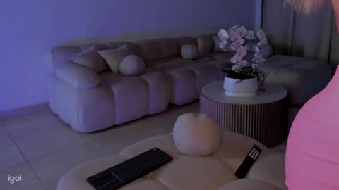 Snapshot of ammy_oxford chatting on 01.29.25 Ammy online show from 01.29.25