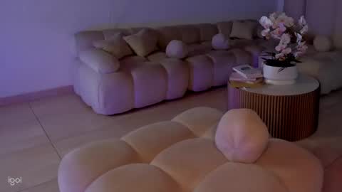 Snapshot of ammy_oxford chatting on 02.12.25 Ammy online show from 02.12.25