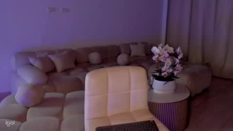 Snapshot of ammy_oxford chatting on 02.15.25 Ammy online show from 02.15.25