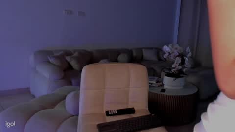 Snapshot of ammy_oxford chatting on 03.08.25 Ammy online show from 03.08.25