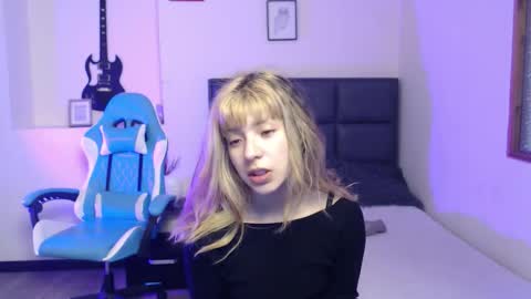 Snapshot of amnesiia_ chatting on 10.20.25 Amnesia online show from 10.20.25