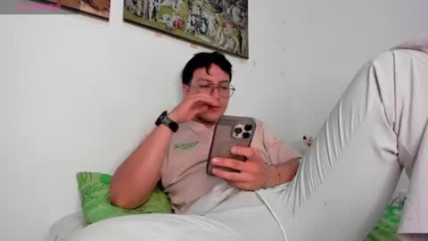 Snapshot of amon__ashford chatting on 06.25.26 amon__ashford online show from 06.25.26