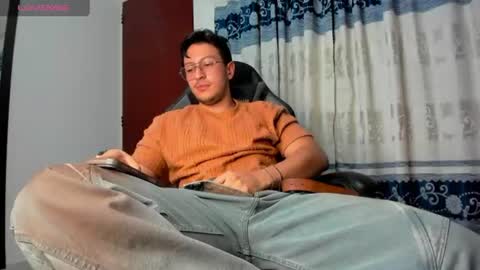 Snapshot of amon__ashford chatting on 07.30.26 amon__ashford online show from 07.30.26