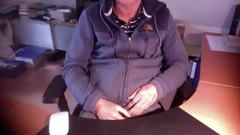 Amor2200 online show from 10.29.25