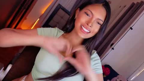 Snapshot of amor_prinsesa chatting on 09.10.25 Prinsesa online show from 09.10.25