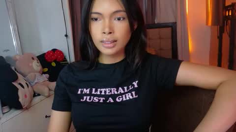 Snapshot of amor_prinsesa chatting on 11.23.25 Prinsesa online show from 11.23.25