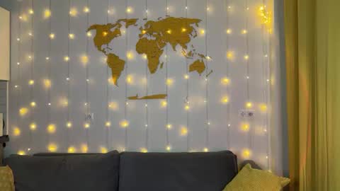 Snapshot of amurakim chatting on 12.08.24 Amura Kim online show from 12.08.24