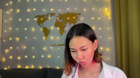 Snapshot of amurakim chatting on 12.08.24 Amura Kim online show from 12.08.24