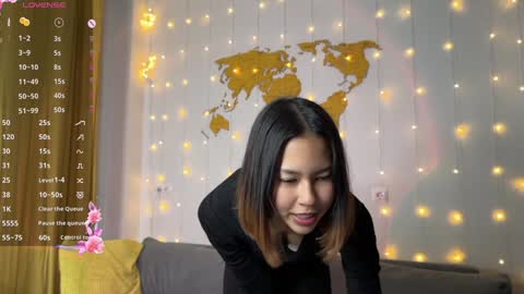 Snapshot of amurakim chatting on 12.11.24 Amura Kim online show from 12.11.24