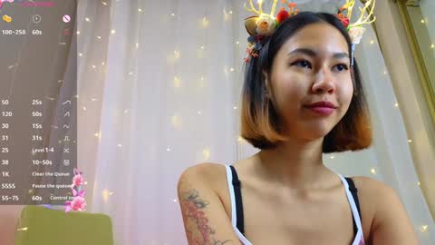 Snapshot of amurakim chatting on 12.29.24 Amura Kim online show from 12.29.24