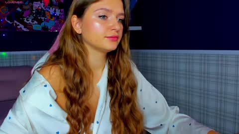 AmyGMT 2 Mon-Sun  0300am-0900am  online show from 12.18.24