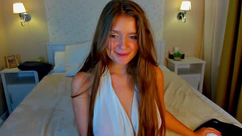 AmyGMT 2 Mon-Sun  0300am-0900am  online show from 12.19.24