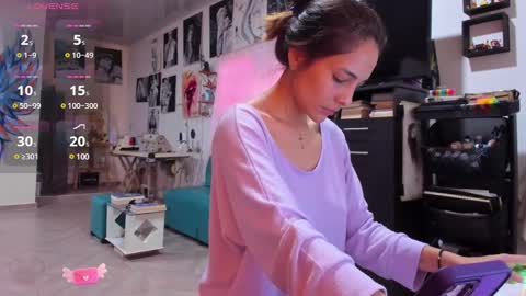 Snapshot of amy_and_eloise chatting on 02.28.25 AmyEloise online show from 02.28.25