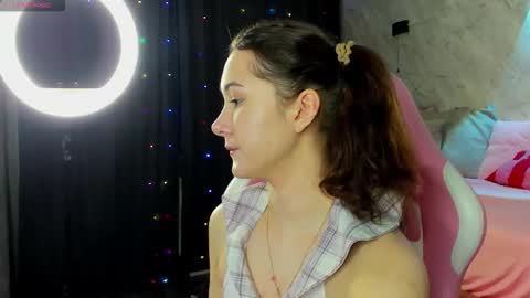 Snapshot of amy_bellel chatting on 03.04.26 Amy follow me online show from 03.04.26