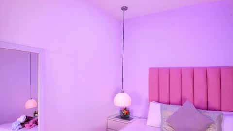 Snapshot of amy_ferreira chatting on 11.07.25 Aleja online show from 11.07.25