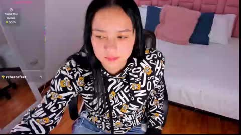 Snapshot of amy_ferreira chatting on 12.15.25 Aleja online show from 12.15.25